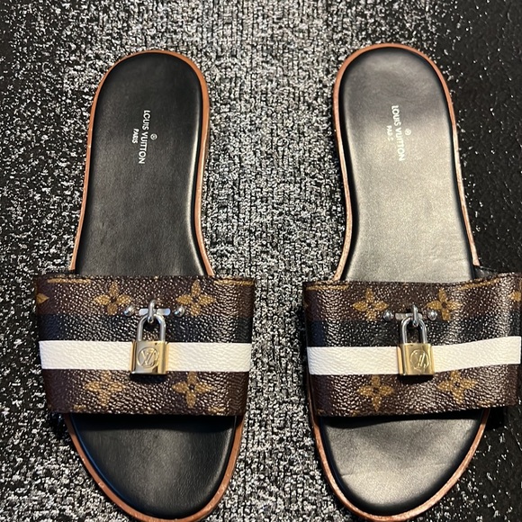 Louis Vuitton shoes - Picture 2 of 10
